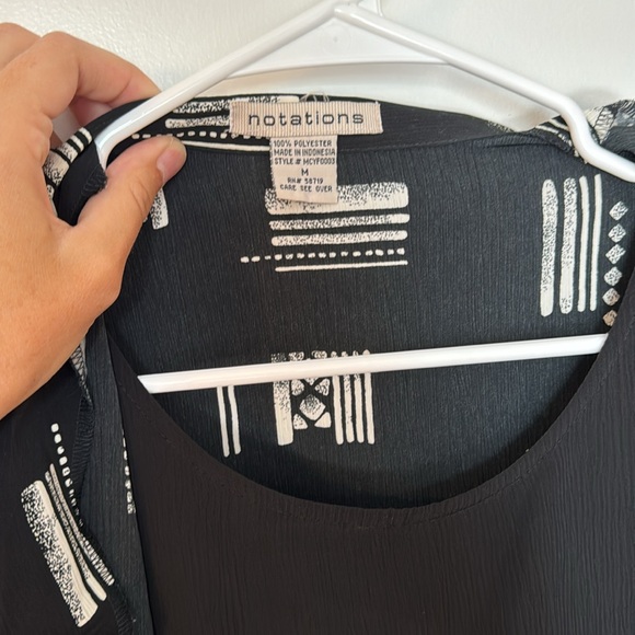 Black and White Button Down Blouse with Tank Top Liner Attached Size M - Picture 3 of 7